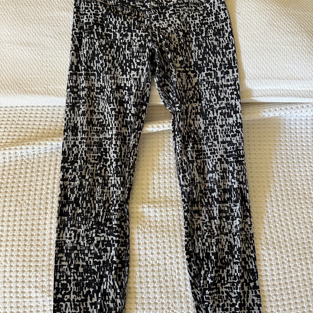 Lululemon Black and White Patterned Leggings